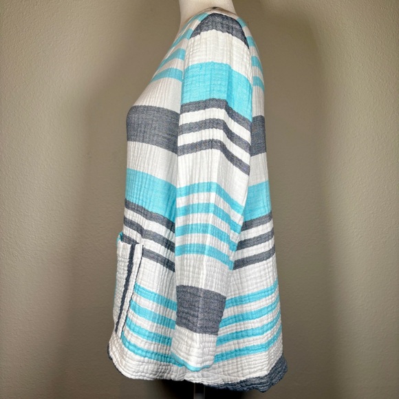NWOT Habitat White Blue & Gray Striped Pullover Top Size Small - Picture 2 of 7